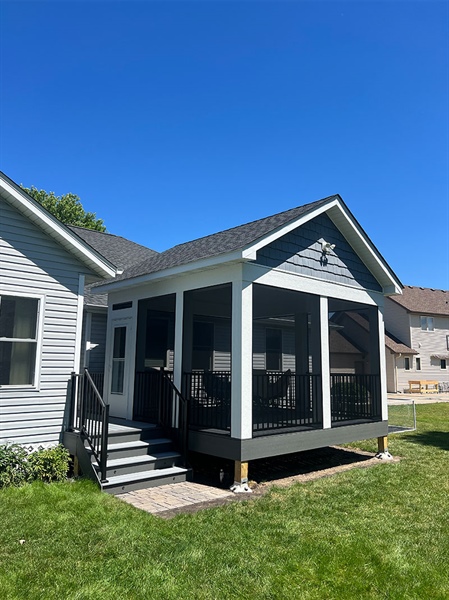 Best Screens for Minnesota's Climate in Screened-In Porches